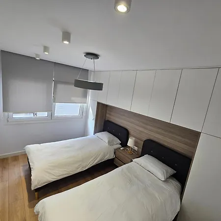 Center - Cozy And Comfort شقة تيرانا